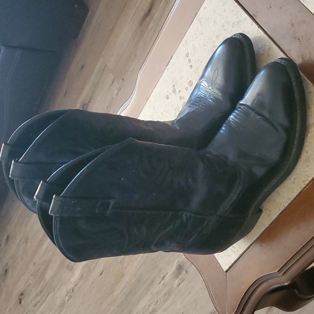 Buckle Mens black western boots